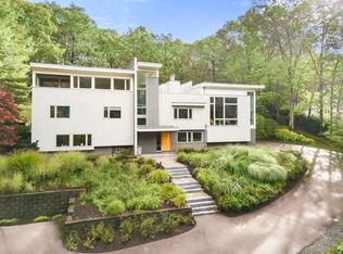 41 Grove St, Wayland, MA 01778
