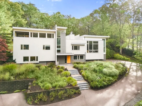 41 Grove St, Wayland, MA 01778