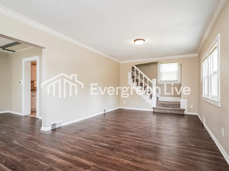 821 S 56th St — Photo 3