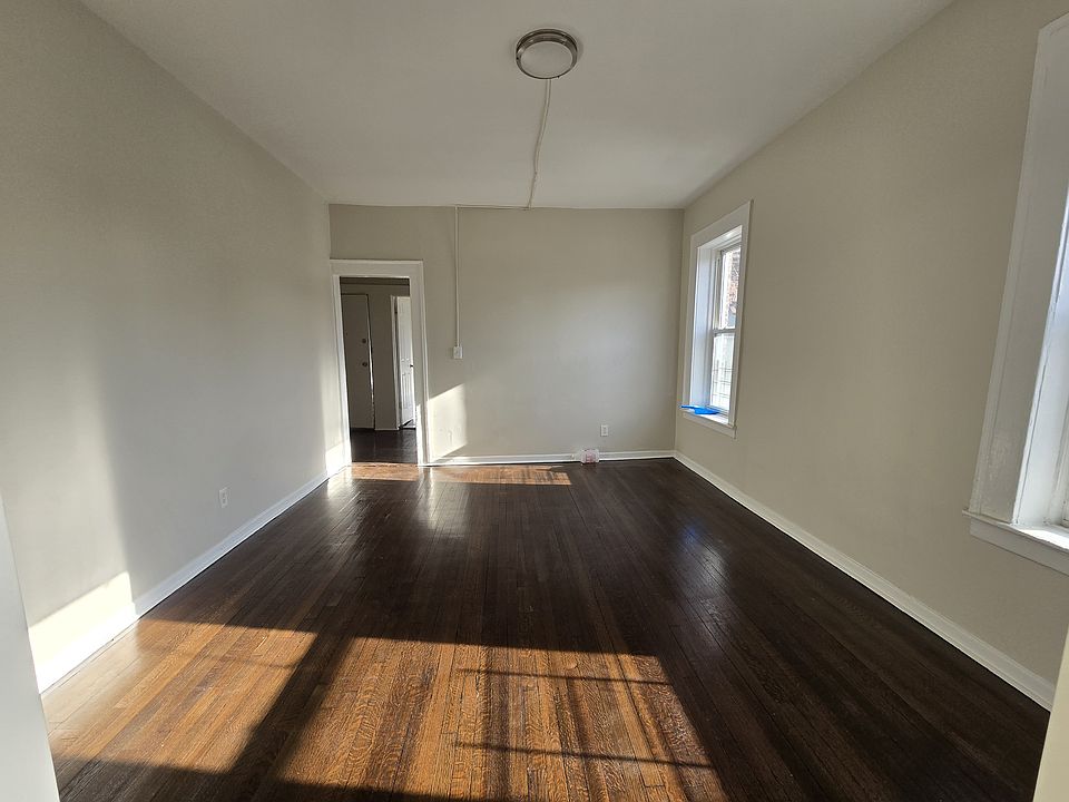 2nd image of 220 Roseville Ave #310A