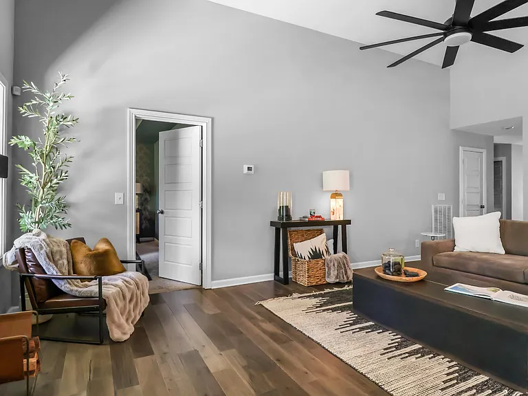 1286 Magnum Dr — Photo 8