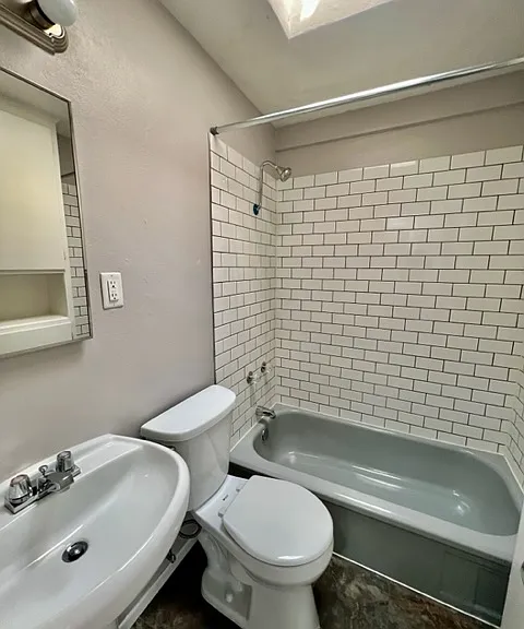 Corona Manor Apartments — Photo 29