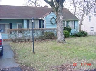 1371 Elmwood Ave SE, North Canton, OH
