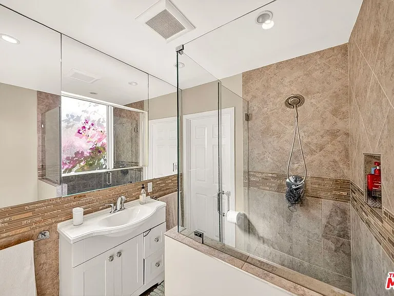 9928 Robbins Dr — Photo 30