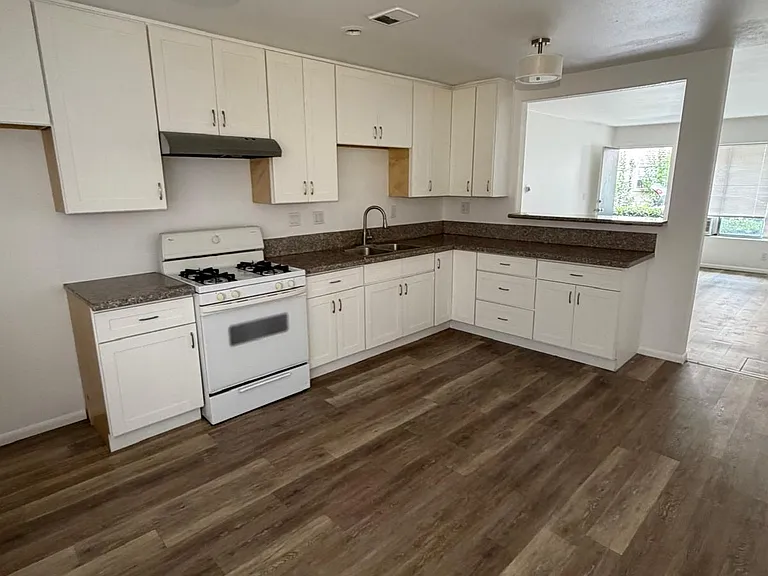 263 S Lemon St #B — Photo 5
