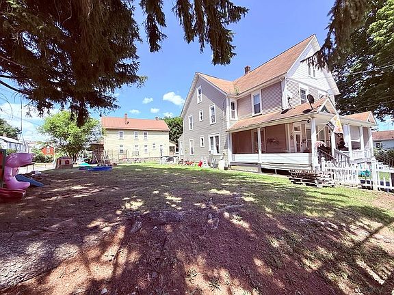 5th image of 214-216 Chandler Ave