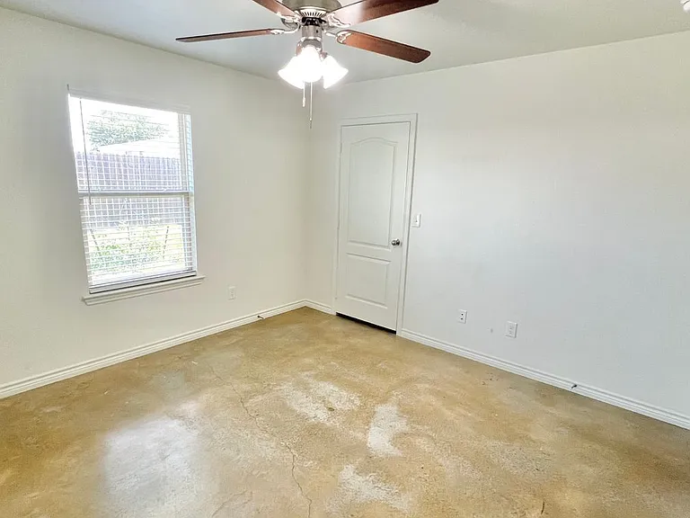 6013 Amelia Earhart Blvd #A — Photo 11