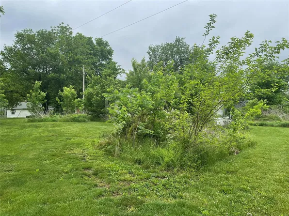 8312 Broadway St, New Bloomfield, MO 65063