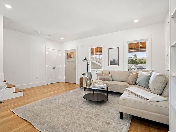 5th image of 1 Hickory Hill Way #4