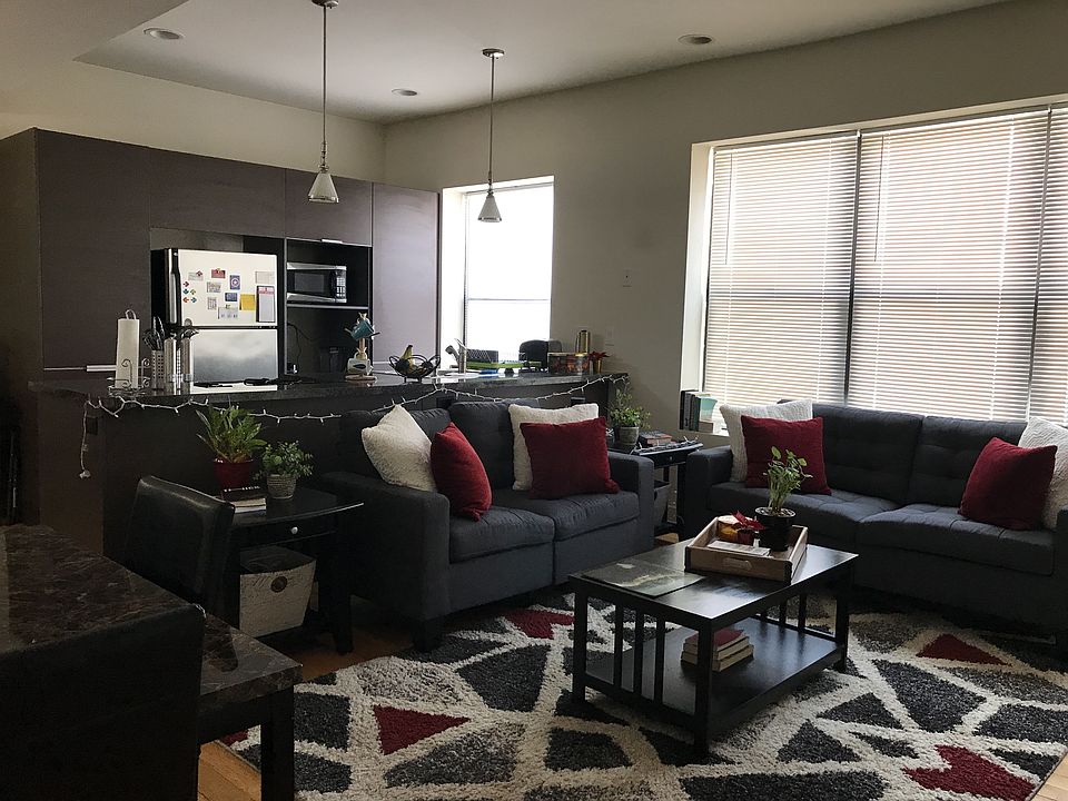 1st image of 1751 W Berteau Ave #1686722