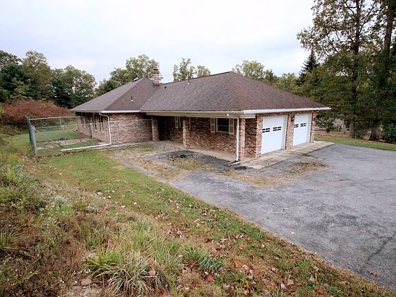 4th image of 618 Hoffman Dr