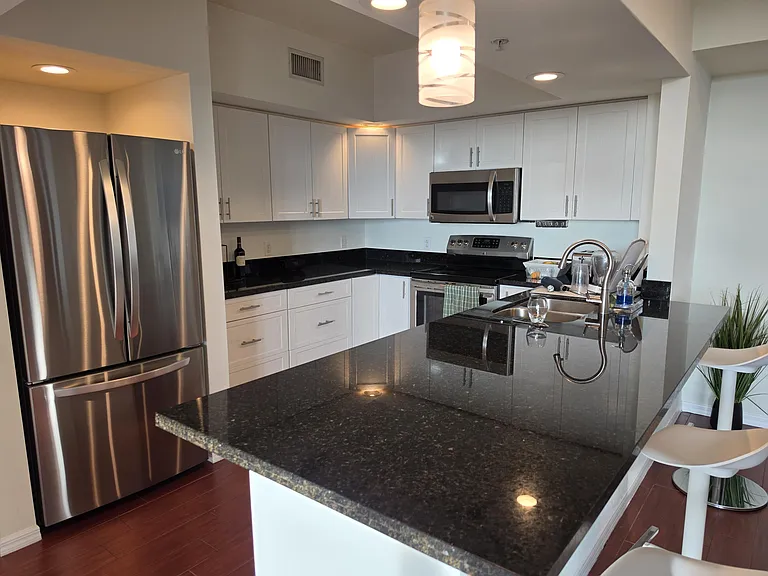 110 N Federal Hwy #818 — Photo 37