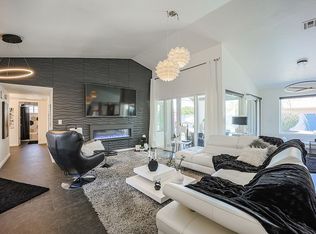 2756 E Downing Cir, Mesa, AZ 85213