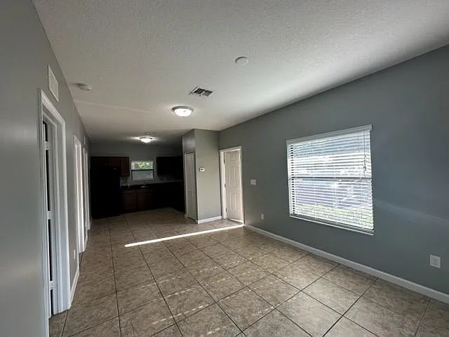 1035 NE 10th Ave #3 — Photo 21