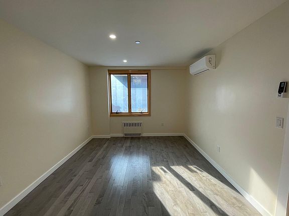 5th image of 140 Bay 10th St #1A