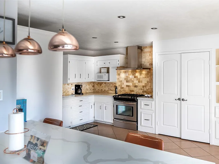 230 White Cedar St — Photo 9