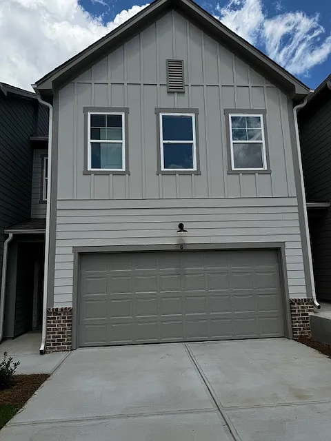 328 Mountain Blvd #6