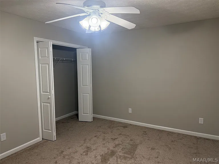 1136 Hallwood Ln — Photo 23