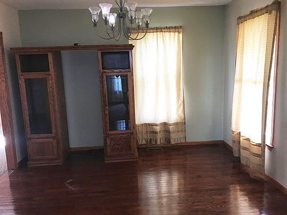 3rd image of 312 N East St