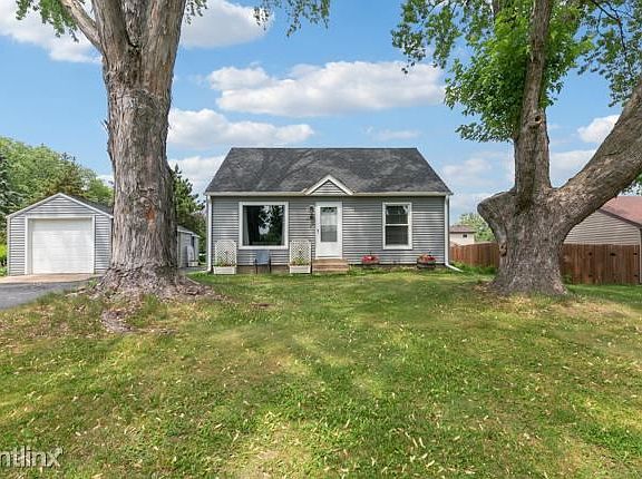 3rd image of 117R Bluwood Ave