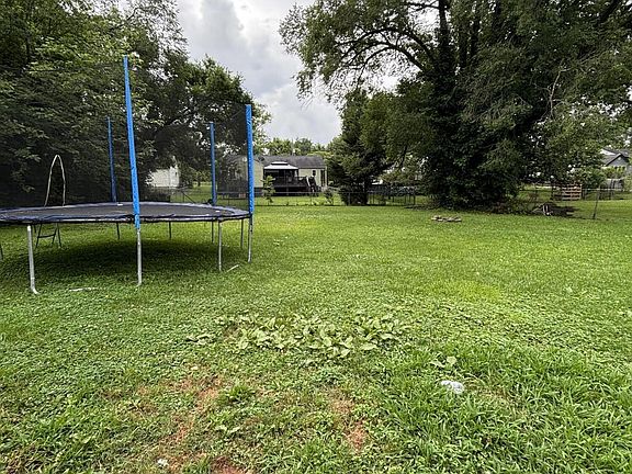 5th image of 2208 McClung Ave