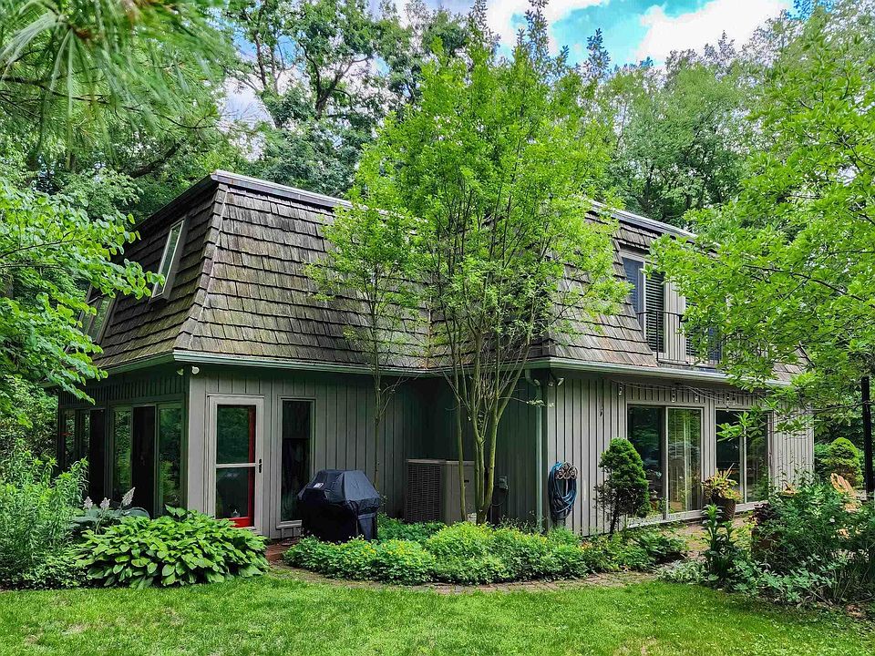 1st image of 1712 Lincolnway E