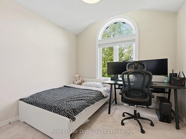165 Margaret Dr — Photo 23