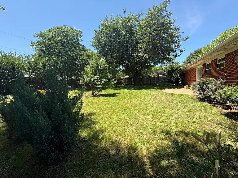 6728 Karen Dr — Photo 23