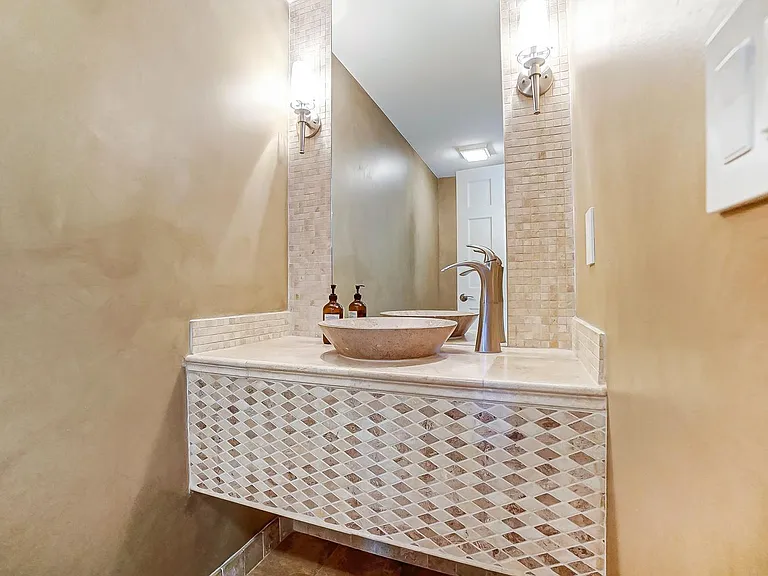 11410 Avant Ln — Photo 20