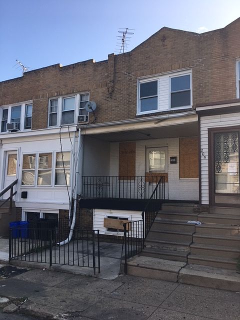 1st image of 2053 Aikens St