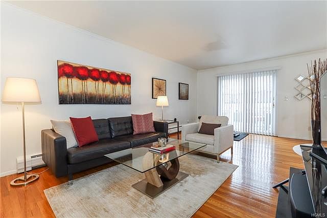 1st image of 11 Oxford Dr APT 23