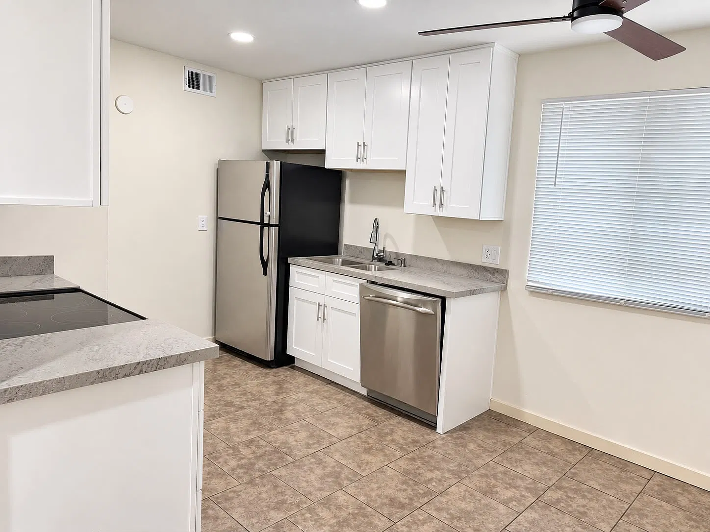 2537 W Georgia Ave — Photo 1