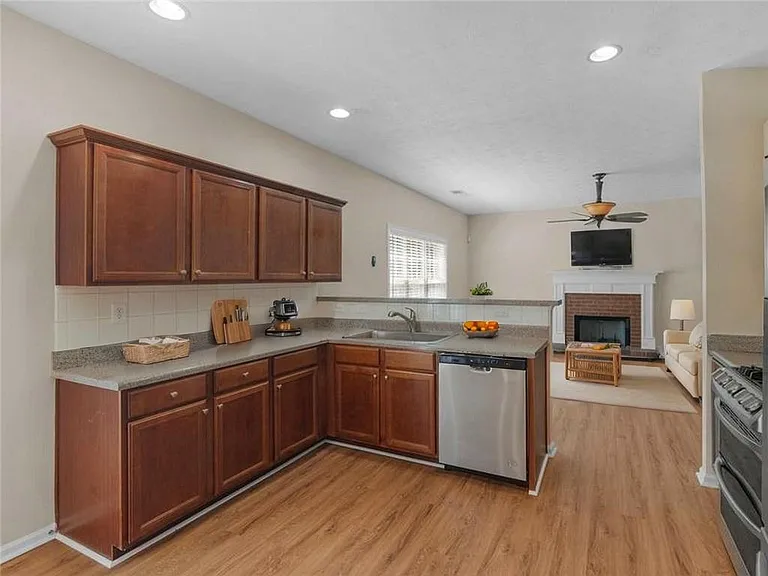 362 Interlake Pass — Photo 13
