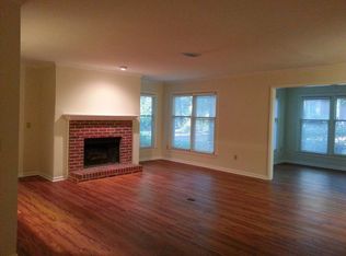 901 Hollyfax Cir, Sandy Springs, GA 30328