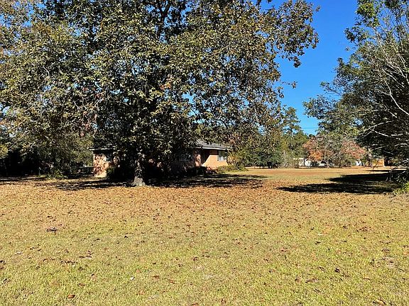 5th image of 4550 Pinewood Rd