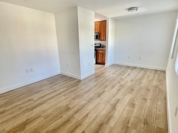 2nd image of 3319 Bagley Ave #4