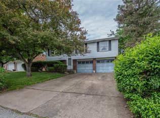 681 Regency Dr, Pittsburgh, PA 15239