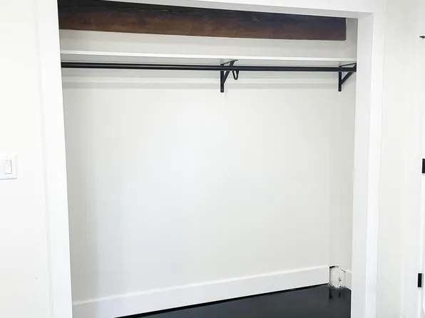 1882 Loras Blvd, Dubuque, IA 52001