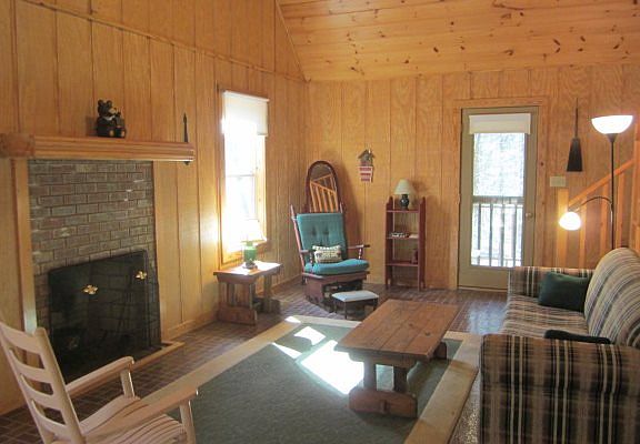 4th image of 373 Barnes Dr