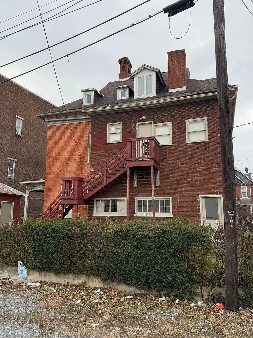 17 N. Earl Street — Photo 3