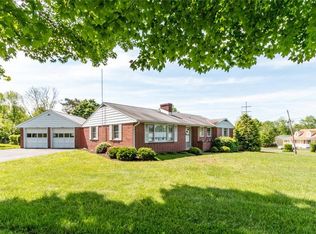 3196 Flint Hill Rd, Coopersburg, PA 18036