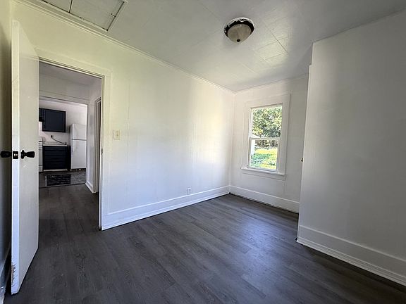 5th image of 2143 Johnson St N
