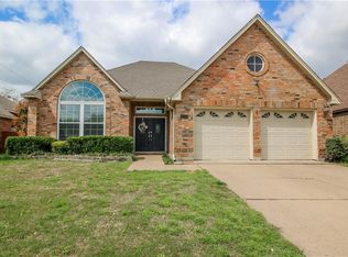 4453 Columbia St, Grand Prairie, TX 75052