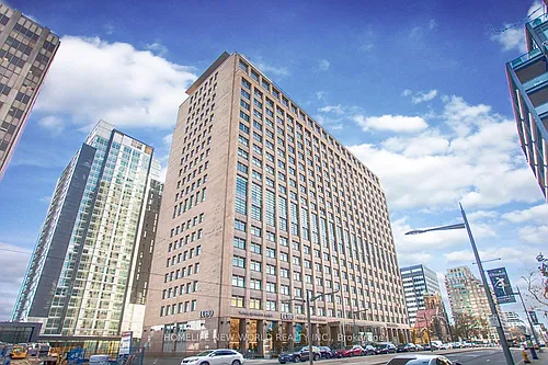 111 Saint Clair Ave W #1421 Photo 1