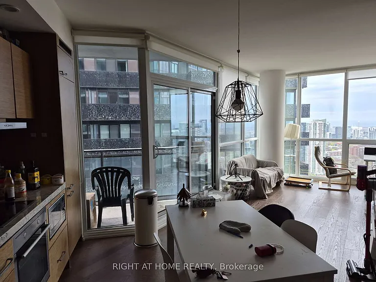 45 Charles St E #4712 — Photo 38
