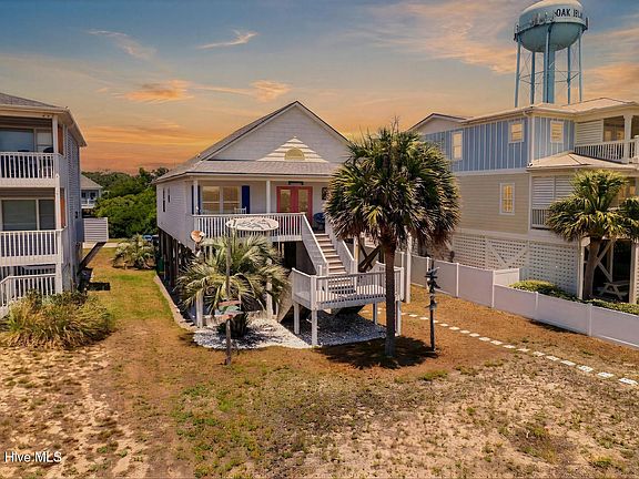 5th image of 108 W Dolphin Drive