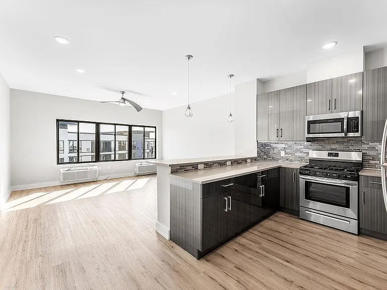 1 Flagship St #406 — Photo 10