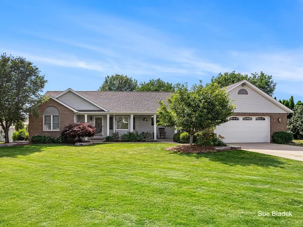 3531 Fawn View Dr, Zeeland, MI 49464