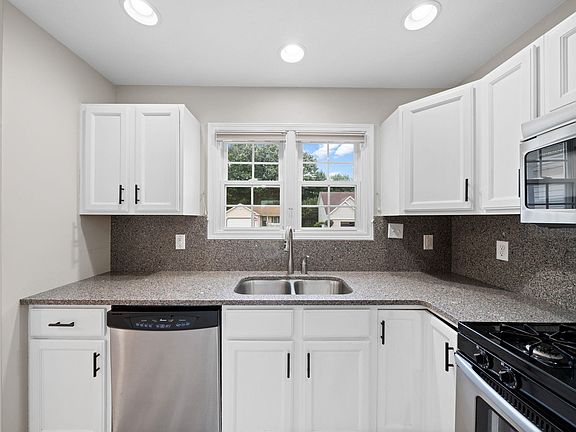 5th image of 4428 Laurel Creek Dr