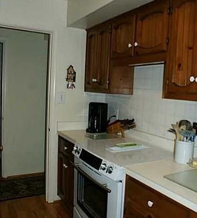 3rd image of 311 Worthington Sq